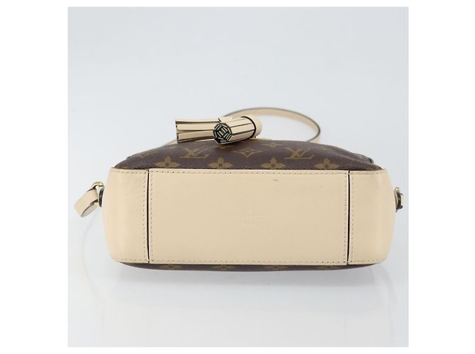 LOUIS VUITTON Borsa a Spalla Monogram Saintonge Bianca M43559 LV Auth 143616 Bianco - vista 5