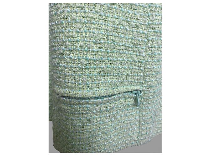 Giacca in tweed bouclé verde menta con zip e applicazioni Chanel 04C FR 42 Verde chiaro - vista 13