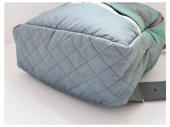 Zaino Matelassé Chanel in nylon verde ombré - vista 3
