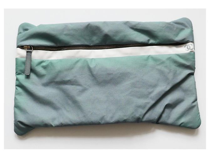 Zaino Matelassé Chanel in nylon verde ombré - vista 5
