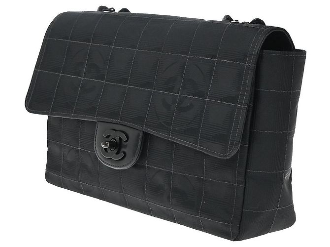 Chanel Travel Line Flap Nylon Medium Negro - vista 3