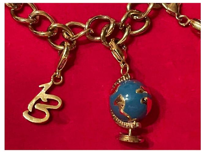 Dolce & Gabbana Raro lindo bracelete DOLCE&GABBANA dourado com globo e outros charms - vista 6