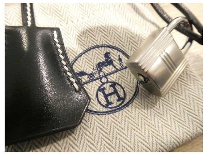 Clochette, tirante e lucchetto Hermès per borsa Kelly VIP scatola blu ordine speciale dustbag blu Nero - vista 2