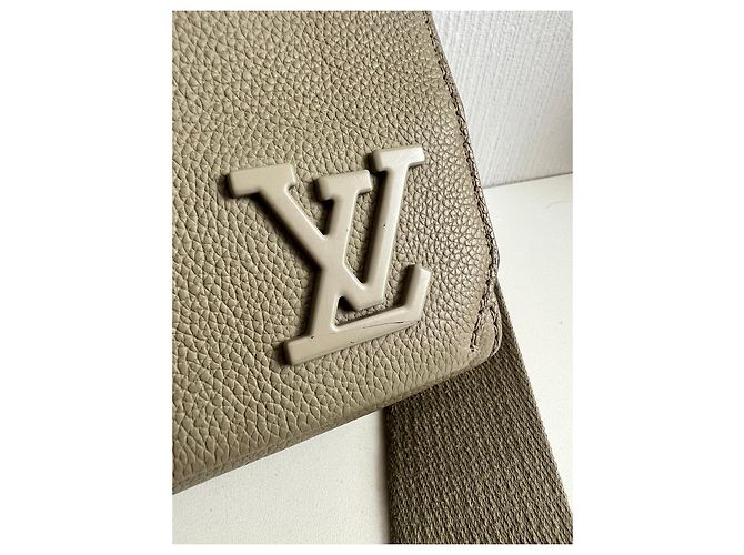 Bolso Mensajero Aerogram Takeoff Louis Vuitton Verde Salvia Verde claro - vista 11