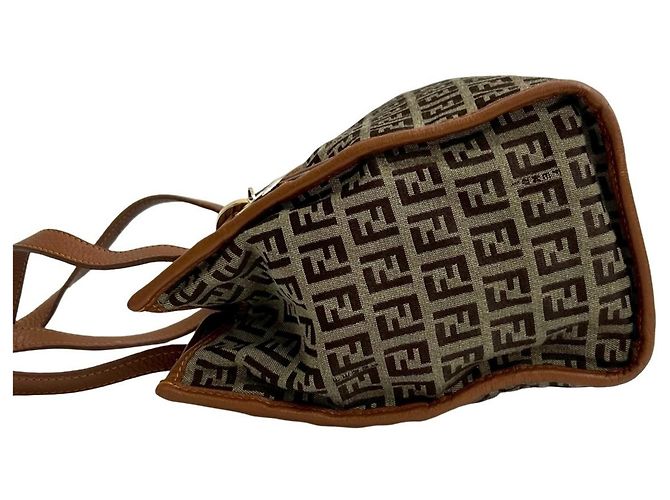 Bolsa de mão em lona e couro com logo FF Zucchino da Fendi - vista 5