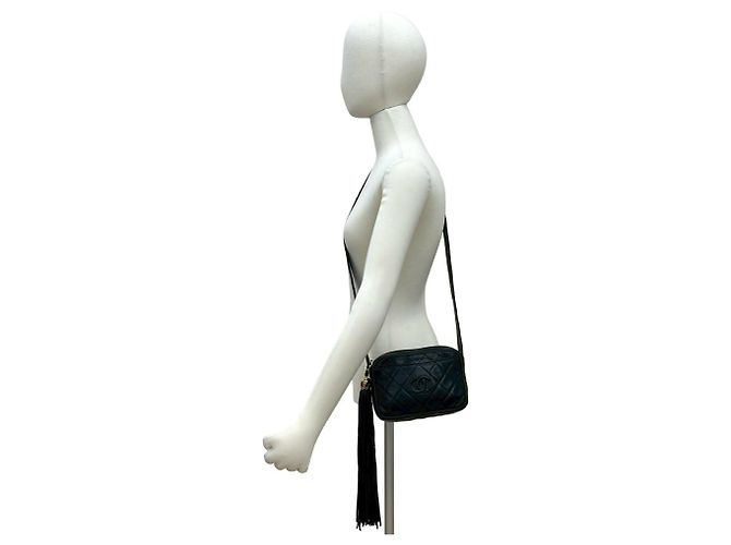 Mini borsa a spalla con frange Matelassé Coco Mark di Chanel Nero - vista 2