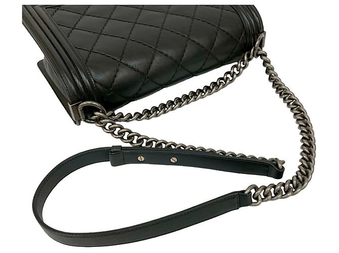 Borsa semi-spalla in pelle con catena Chanel Boy Chanel Coco Mark Nero - vista 4