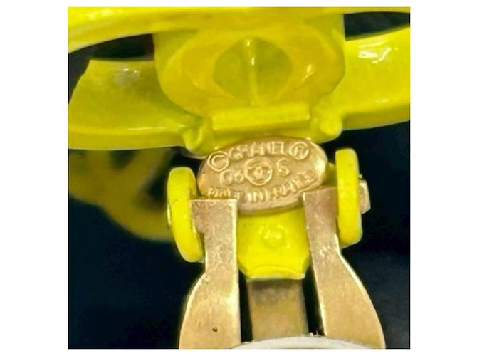 Clip-Ohrringe mit Coco Chanel-Motiv Pink Golden Gelb - Ansicht 6