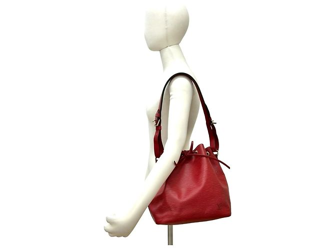 Noe Borsa semi a spalla Petit Noé in pelle Epi Louis Vuitton Rosso - vista 2