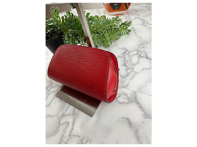 Borsa Louis Vuitton Epi Pochette Rouge Rosso - vista 13