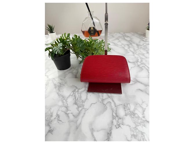 Borsa Louis Vuitton Epi Pochette Rouge Rosso - vista 2