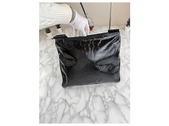 Borsa a tracolla Gucci in pelle nera lucida Nero - vista 7