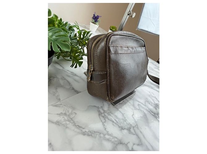 Pochette Louis Vuitton in pelle marrone - vista 2