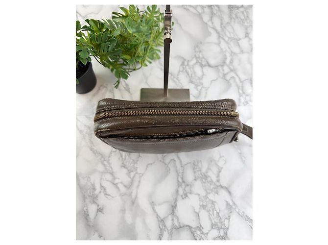 Pochette Louis Vuitton in pelle marrone - vista 5