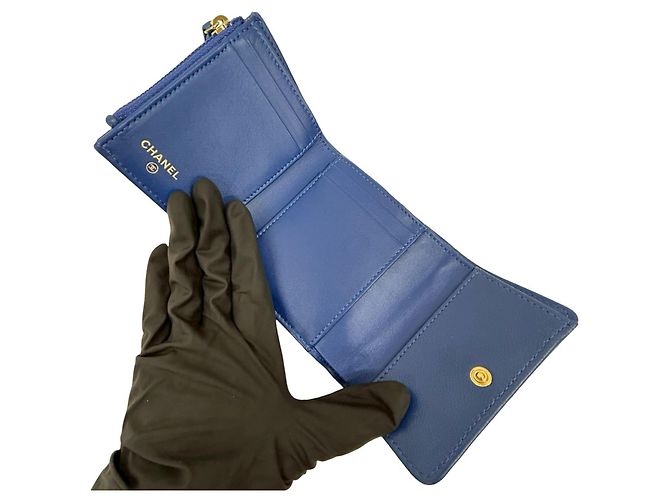 Billetera bifold de piel de cordero matelasse Coco Mark de Chanel Azul - vista 7