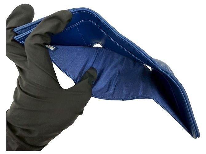 Billetera bifold de piel de cordero matelasse Coco Mark de Chanel Azul - vista 8