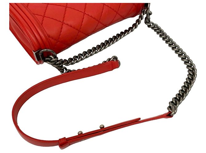 Borsa semi a spalla in pelle con catena Chanel Boy Chanel Coco Mark Rosso - vista 4