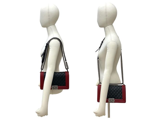 Le Boy Bolsa de ombro em couro de cordeiro Boy Chanel Coco Mark com corrente Preto Vermelho - vista 2