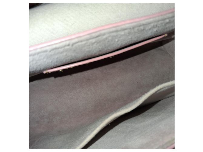 Borsa a Spalla Louis Vuitton Twist MM in Pelle Epi Rosa - vista 5