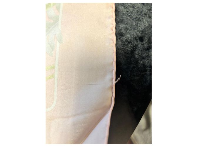 Salvatore Ferragamo Foulard in seta con stampa floreale e felini Rosa Multicolore - vista 6
