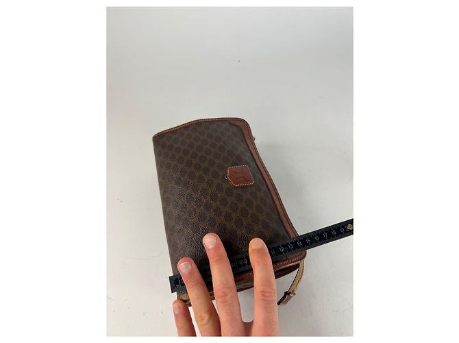 Céline Clutch in pelle monogramma Celine Paris vintage marrone - vista 10
