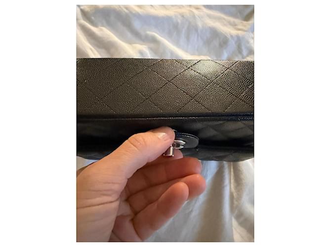 Timeless Peça muito rara. Bolsa Chanel Retangular com Aba em couro caviar preto - vista 9