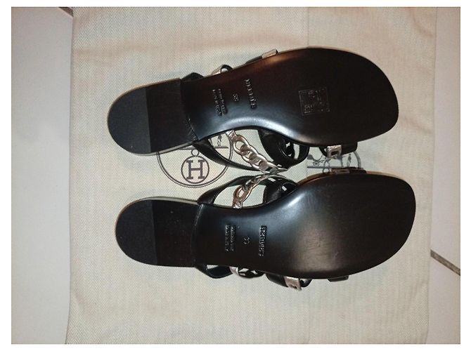 Mule Hermès in pelle nera Nero - vista 3