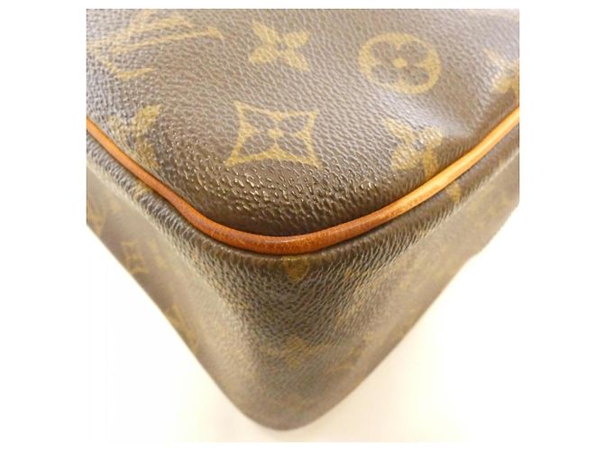 Bolsa de Ombro Monogram Cite GM Louis Vuitton Marrom - vista 3