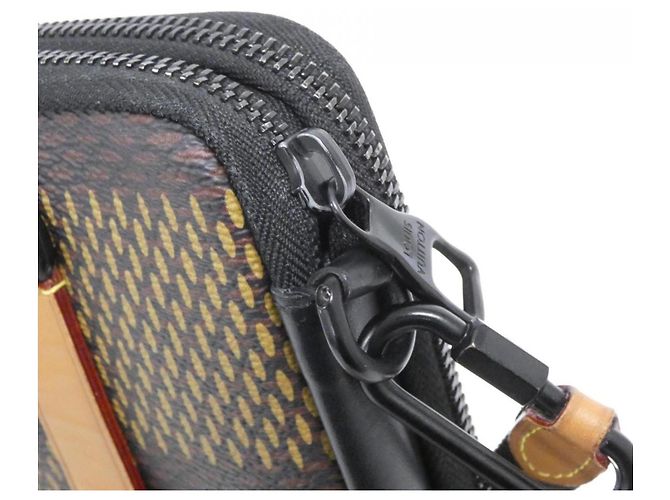 Pochette Doppia per Telefono Damier Gigante Louis Vuitton Marrone Nero - vista 5