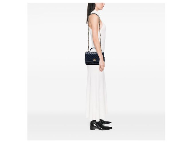 Chanel Blu CC Chevron Pelle di Vitello Invecchiata Borsa a Mano Blu navy - vue 7