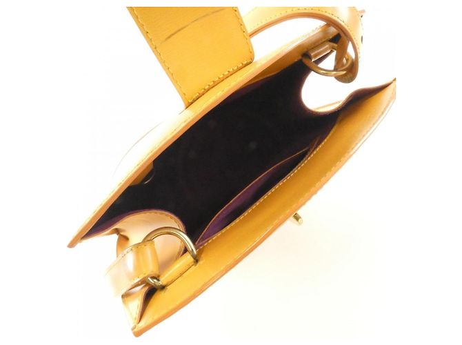 Borsa a Spalla Cluny Epi Louis Vuitton M52259 Giallo - vista 7