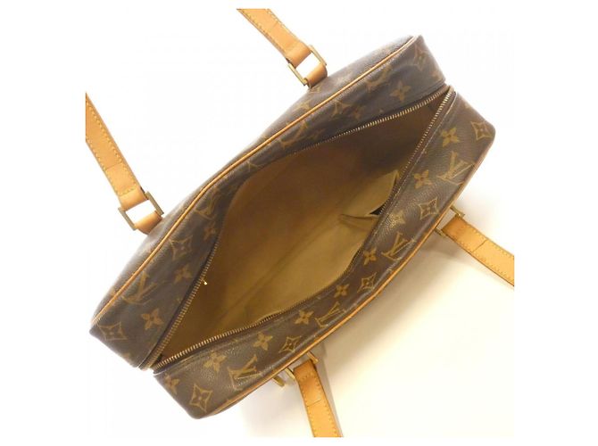 Borsa a Spalla Monogram Cite GM Louis Vuitton Marrone - vista 10