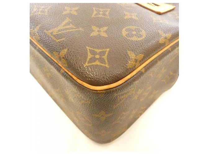 Borsa a Spalla Monogram Cite GM Louis Vuitton Marrone - vista 3