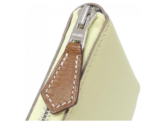 Billetera Compacta Faubourg Rainbow de Hermès Beige Amarillo - vista 3
