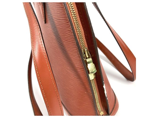 Borsa a spalla/tote in pelle Epi Louis Vuitton Marrone - vista 12