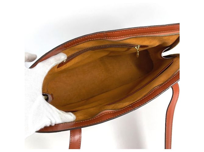 Borsa a spalla/tote in pelle Epi Louis Vuitton Marrone - vista 13