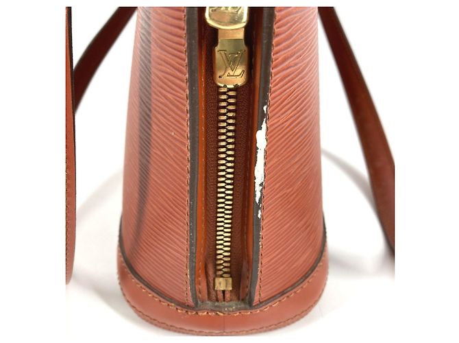 Borsa a spalla/tote in pelle Epi Louis Vuitton Marrone - vista 8