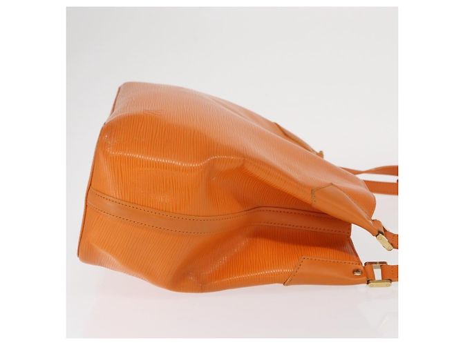 Borsa Louis Vuitton Mandara in pelle Epi MM Arancione - vista 3
