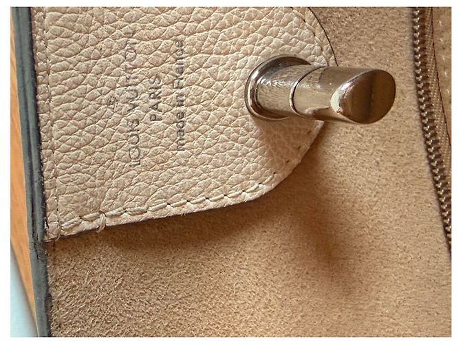 Neverfull Borsa Tote Lockme in pelle Louis Vuitton Beige - vista 13
