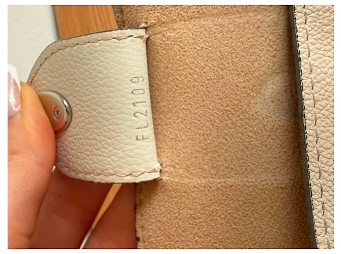 Neverfull Borsa Tote Lockme in pelle Louis Vuitton Beige - vista 14