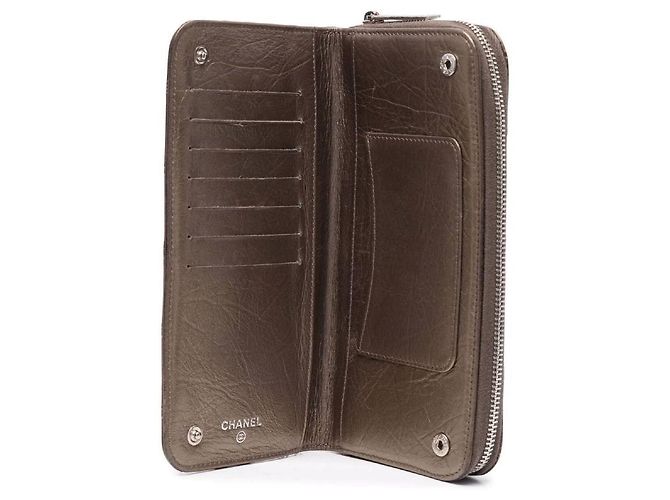 Chanel Geldbörse aus bronzefarbenem Leder - 2000er - Ansicht 7