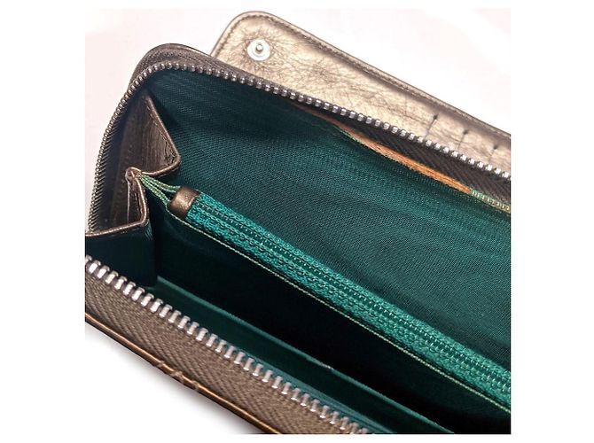 Chanel Geldbörse aus bronzefarbenem Leder - 2000er - Ansicht 9