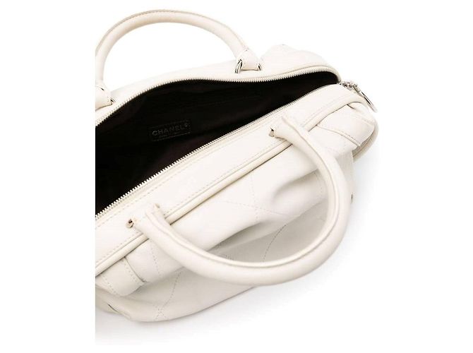 Chanel Cream White Quilted Leather Handbag - 2000s - view 15