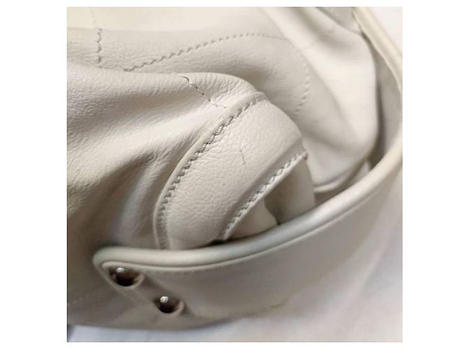 Chanel Cream White Quilted Leather Handbag - 2000s - view 9