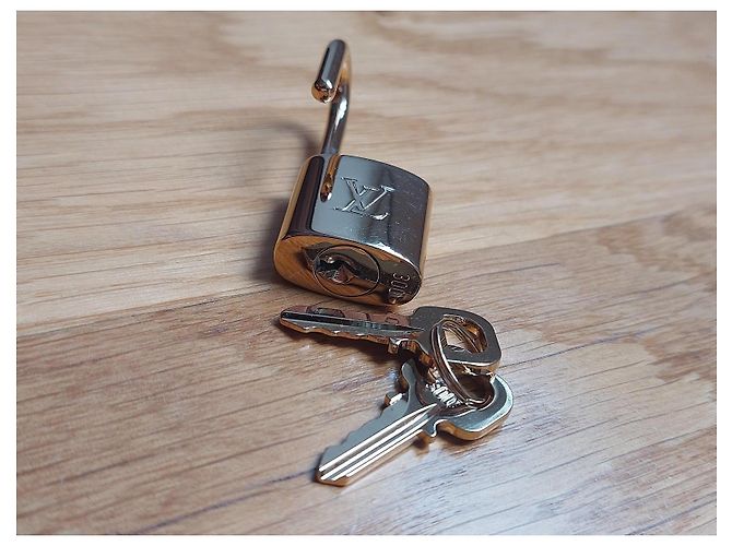 Charm per telefono Louis Vuitton Lucchetto Dorato D'oro - vista 2