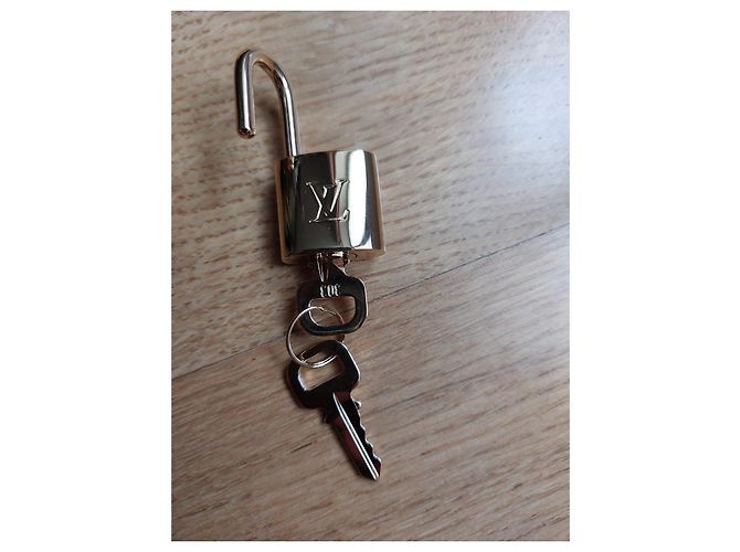 Charm per telefono Louis Vuitton Lucchetto Dorato D'oro - vista 3
