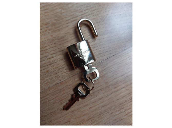 Charm per telefono Louis Vuitton Lucchetto Dorato D'oro - vista 4