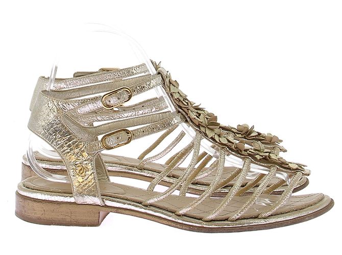 Chanel Sandali gladiatore in pelle dorati D'oro - vista 2