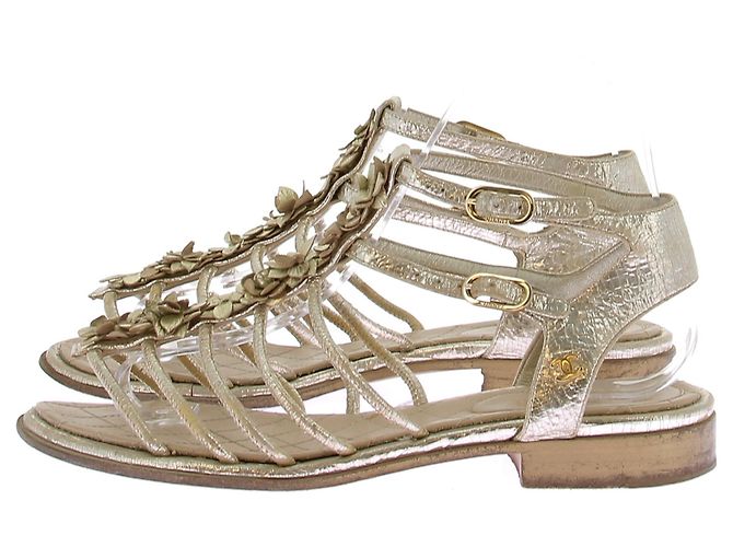 Chanel Sandali gladiatore in pelle dorati D'oro - vista 3