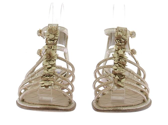 Chanel Sandali gladiatore in pelle dorati D'oro - vista 4